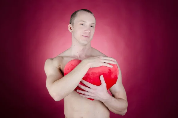 Amor y felicidad. Hombre atractivo sin camisa . — Foto de Stock