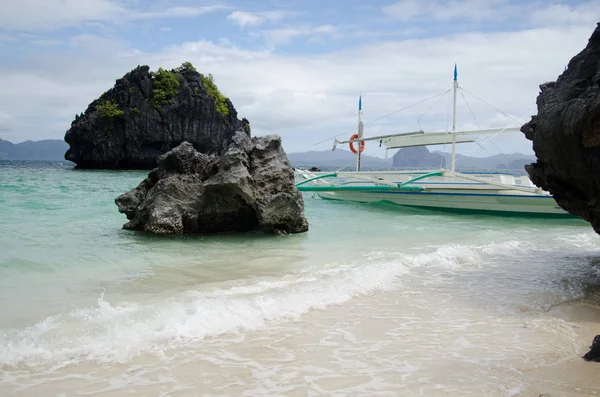 Barco de pesca. Filipinas, Palawan . — Foto de Stock