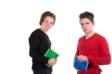 İki komik öğrenci. Beyaz arkaplan.
