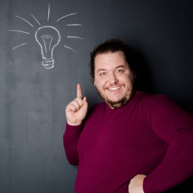 Yeni bir fikir. İş ve çekici bir adam.