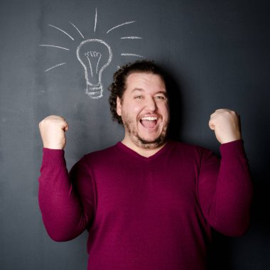 Yeni bir fikir. İş ve çekici bir adam.