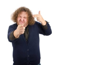 Kıvırcık adam ve komik durumlar.