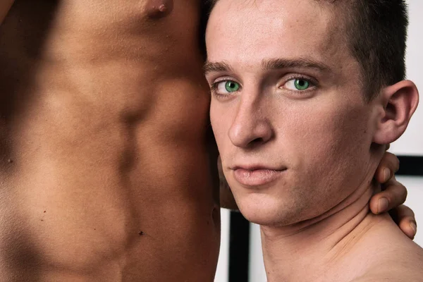 Mladý Sexy Gay Pár Odpočinek Doma — Stock fotografie