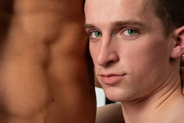 Joven Pareja Gay Sexy Descanse Casa —  Fotos de Stock