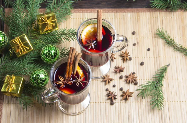 크리스마스 mulled 와인 계 피와 오렌지 — 스톡 사진