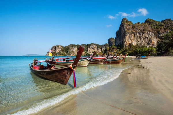 Praia Areia Branca Bonita Com Água Azul Railay Beach Província Imagem De Stock