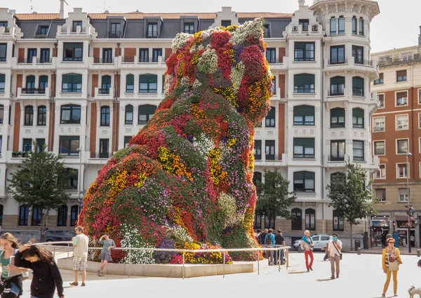 Bilbao, España, octubre 1, 2019 Cachorro, el perro — Foto de Stock