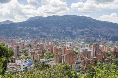 Medellin 'in kentsel panoramik manzarası