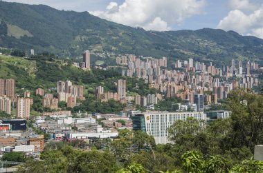 Medellin 'in kentsel panoramik manzarası