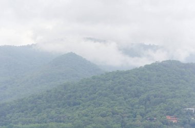 Valle de Bravo, Meksika 'daki dağlık arazi