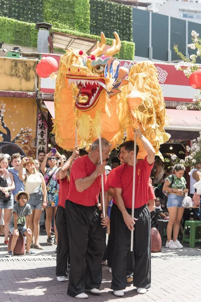 Danse du dragon en 2020 Festival du Nouvel An chinois — Photo