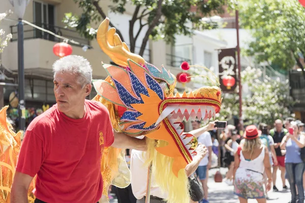 Dragon chinois doré en 2020 Célébrations du Nouvel An chinois — Photo