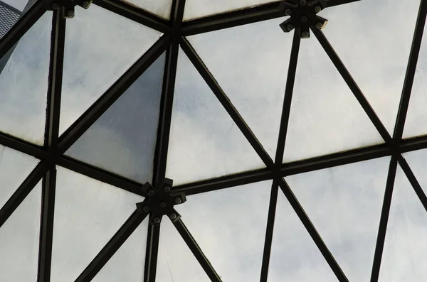 Glasdreiecke: Detail der verglasten Kuppel — Stockfoto