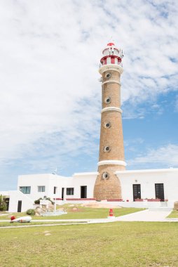 Cabo Polonio Deniz Feneri 'nin Rocha, Uruguay' daki yaz manzarası.