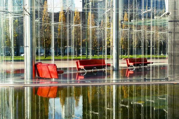 Salón de negocios con sofás rojos — Foto de Stock