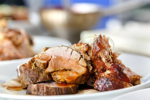 Preparação de carne na mesa — Fotografia de Stock