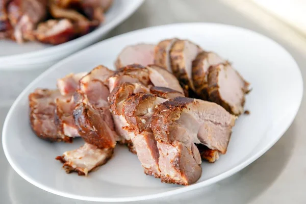 Preparação de carne na mesa — Fotografia de Stock