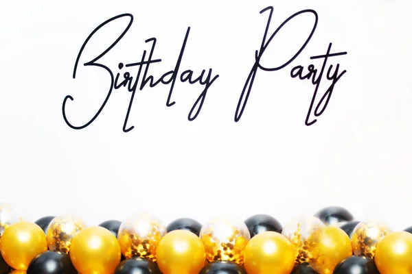 İyi ki doğdun! Sarı ve siyah balonlu doğum günü partisi