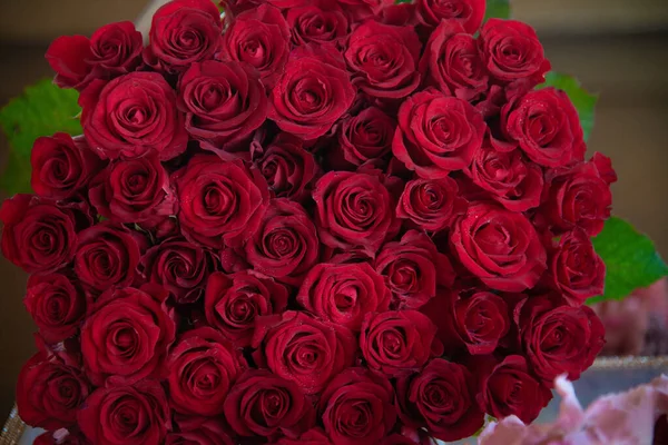 Boldog Nőnapot Természetes Vörös Rózsa Csokor Ajándékba Luxus Csokor Vörös — Stock Fotó
