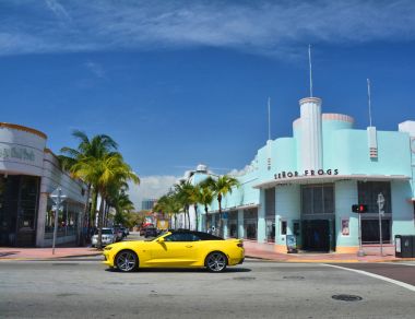 Senor Frogs Art Deco