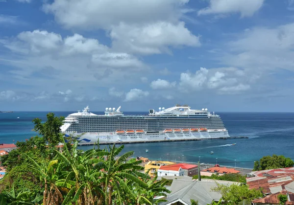 Корабль королевской принцессы на Гренаде — стоковое фото