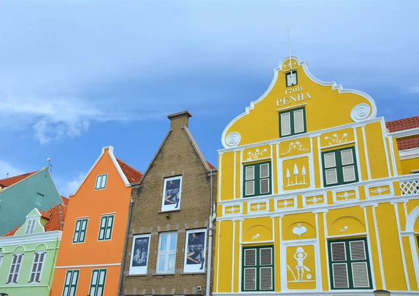 Casas coloridas en Willemstad —  Fotos de Stock