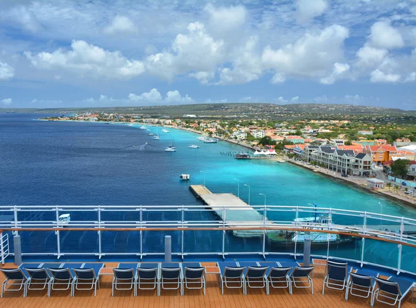 Cruise ship in Bonaire — Stock Photo, Image