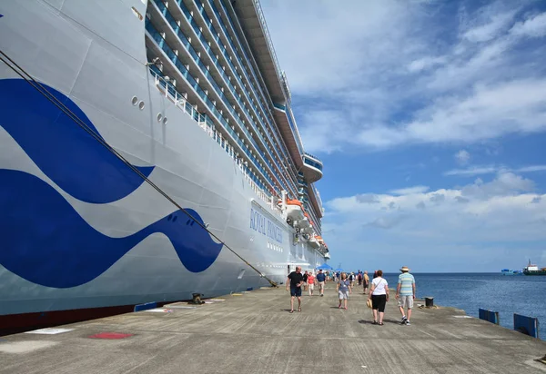 Königliches Prinzessinnenschiff in Grenada — Stockfoto