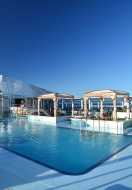 cruise gemi havuzu
