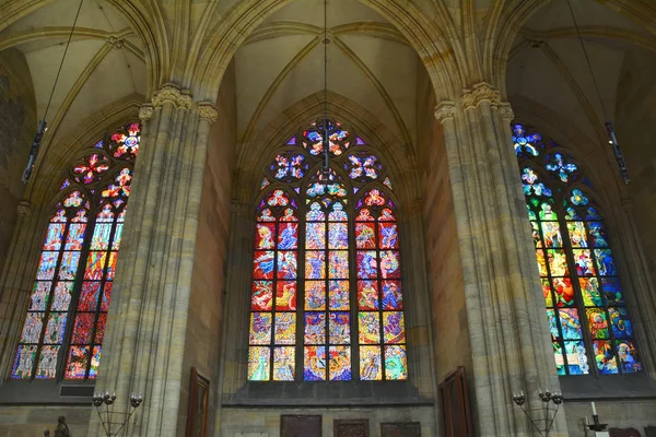 Gebrandschilderd glas windows kathedraal — Stockfoto