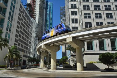 Metromover tren Downtown Miami