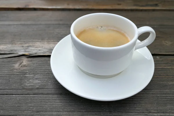 Caffè Nero Tazza Bianca Sfondo Vecchio Legno — Foto Stock