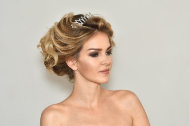 çok güzel bir kız