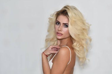 çok güzel bir kız