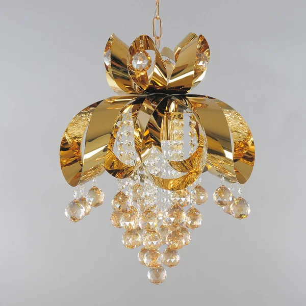 Kristal avizeler için iç mekanların aydınlatma