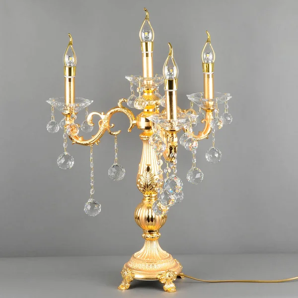 Kristal avizeler için iç mekanların aydınlatma