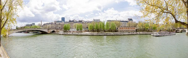 Πανοραμική θέα του ποταμού Σηκουάνα στο Παρίσι — Φωτογραφία Αρχείου