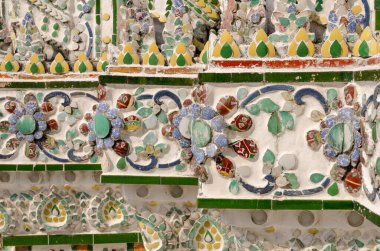 Bangkok Tayland 'daki Wat Arun Budist Tapınağı' nın renkli detayları.