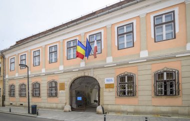 Cluj-Napoca, Romanya - 15 Mayıs 2020: Fransız Enstitüsü, Avrupa Çalışmaları Fakültesi, Amerikan Çalışma Kütüphanesi, Avrupa Çalışma Kütüphanesi, Alman Çalışmaları Kütüphanesi ve Babes-Baylai Üniversitesi Clu 'ndan Alman Çalışmaları Enstitüsü