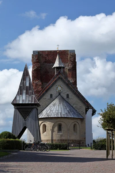 До старої церкви з острові Pellworm в Шлезвіг Hollstein — стокове фото