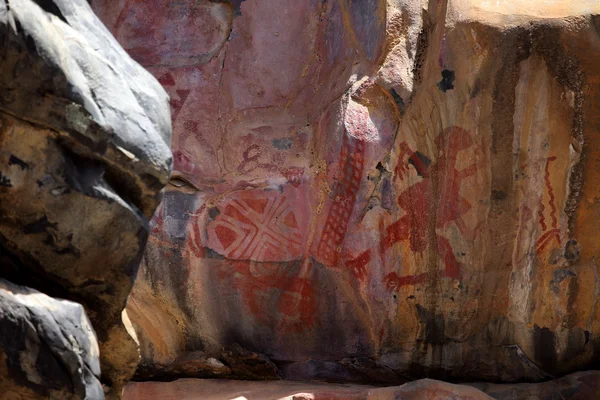 Pinturas rupestres y pintura rupestre en la Caatinga de Brasil —  Fotos de Stock