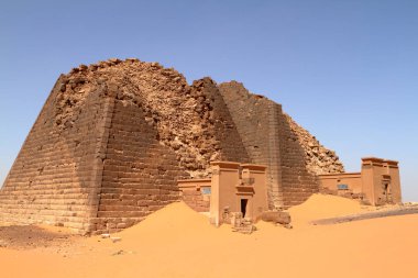 Meroe sudan Sahara piramitleri