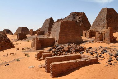 Meroe sudan Sahara piramitleri