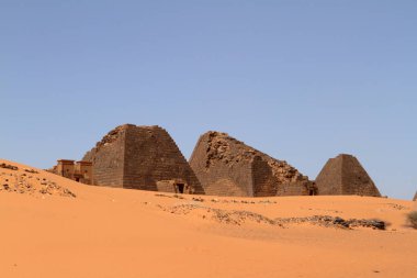 Meroe sudan Sahara piramitleri