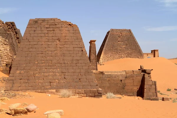 Οι πυραμίδες της Μερόε στη Σαχάρα του Σουδάν — Φωτογραφία Αρχείου
