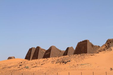 Meroe sudan Sahara piramitleri