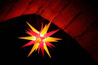 Gece Noel yıldızı