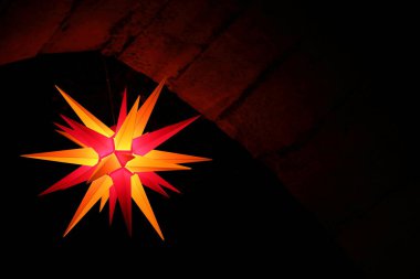 Gece Noel yıldızı