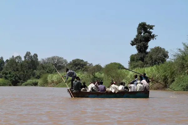 Поездка на лодке по Голубому Нилу в Эфиопии — стоковое фото