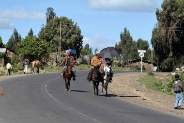 Etiyopya ülke yollarda biniciler